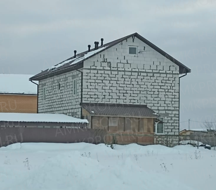 Панели АМК в отделке стен и цоколя дома. Купить декоративные панели для фасада и внутренней отделки.