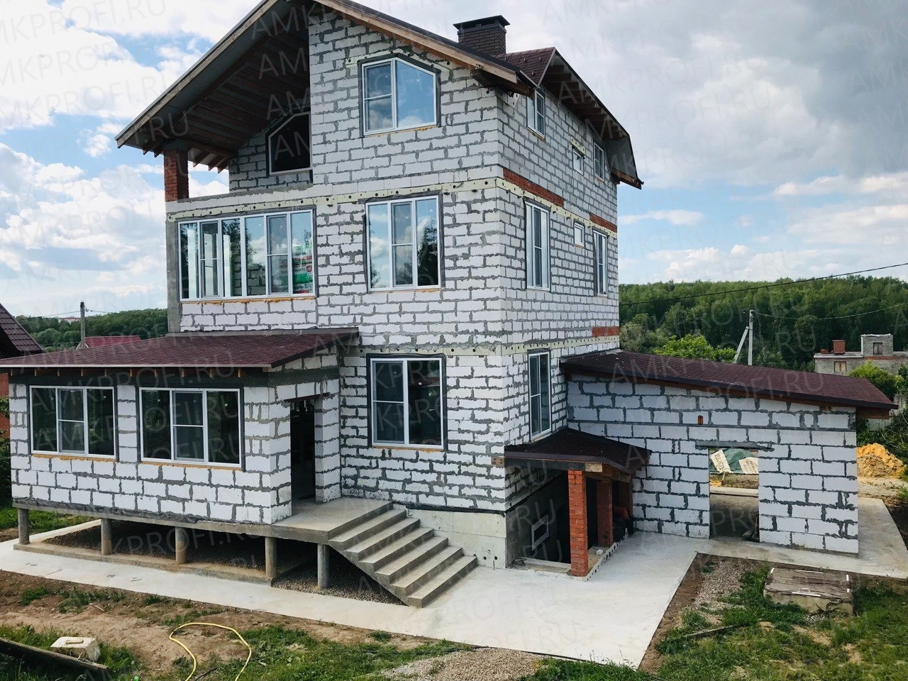 Декоративное покрытие АМК для фасада частного дома. Купить декоративные панели для фасада и внутренней отделки.